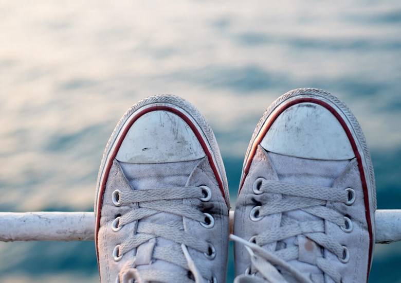 Comment enlever les taches sur les chaussures et les baskets blanches ?